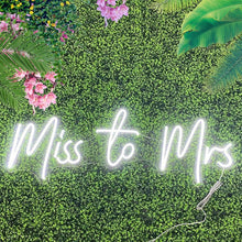 Load image into Gallery viewer, &#39;&#39;Mr &amp; Mrs&#39;&#39; Wedding Neon Sign